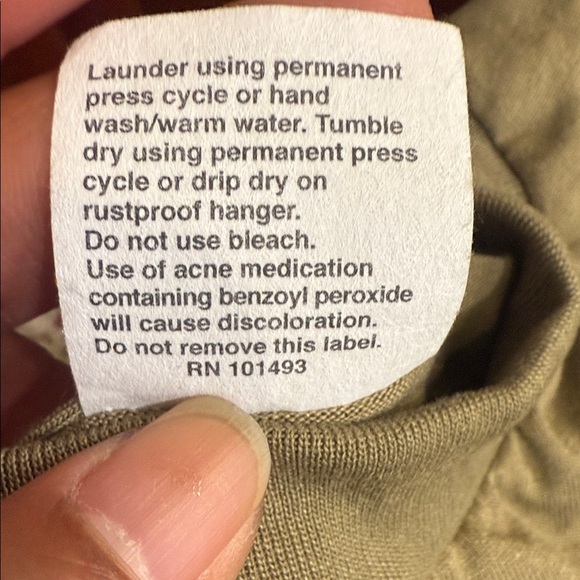 Olive Green Women’s T-Shirt Size Small - Picture 2 of 3